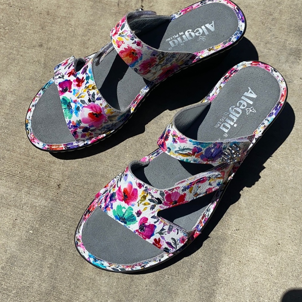 Algeria sandals